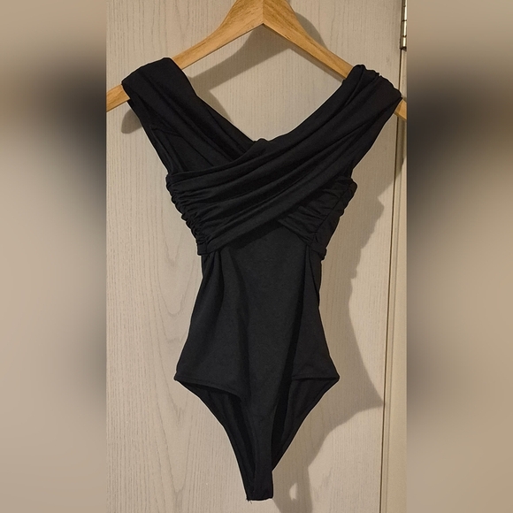 Abercrombie & Fitch Off-Shoulder Wrap Bodysuit – Black (Size XS) - Picture 5 of 5
